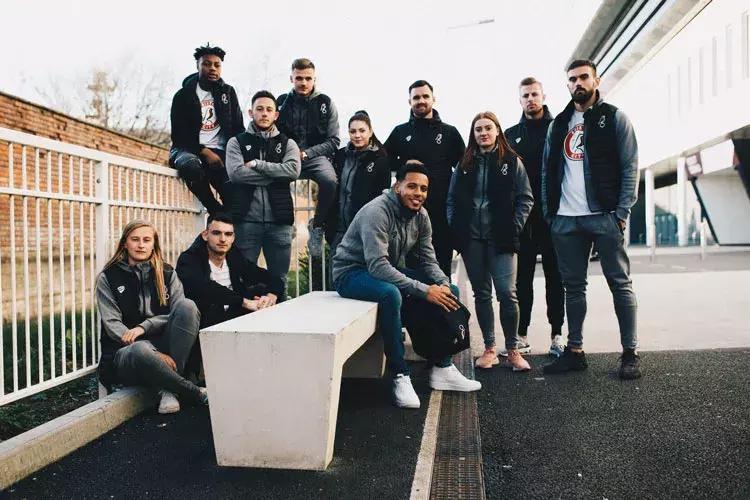 布里斯托尔城足球俱乐部,体育俱乐部海报设计