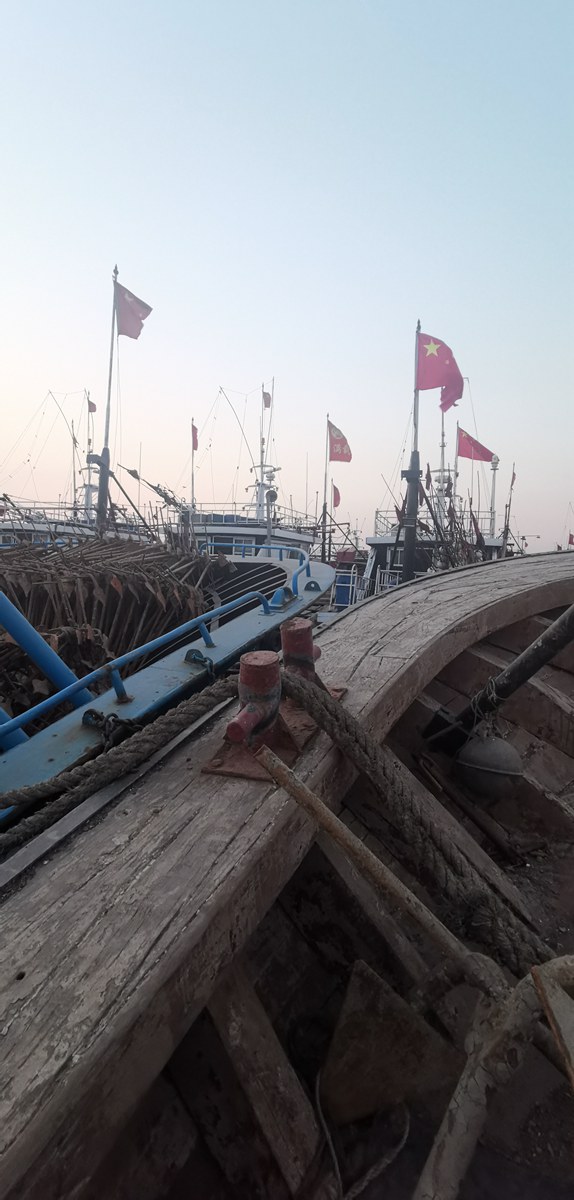 摄影：静静的渤海湾（捞鱼尖村渔船码头）