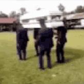 黑人抬棺是怎样的葬礼习俗？专业团队背后的秘密