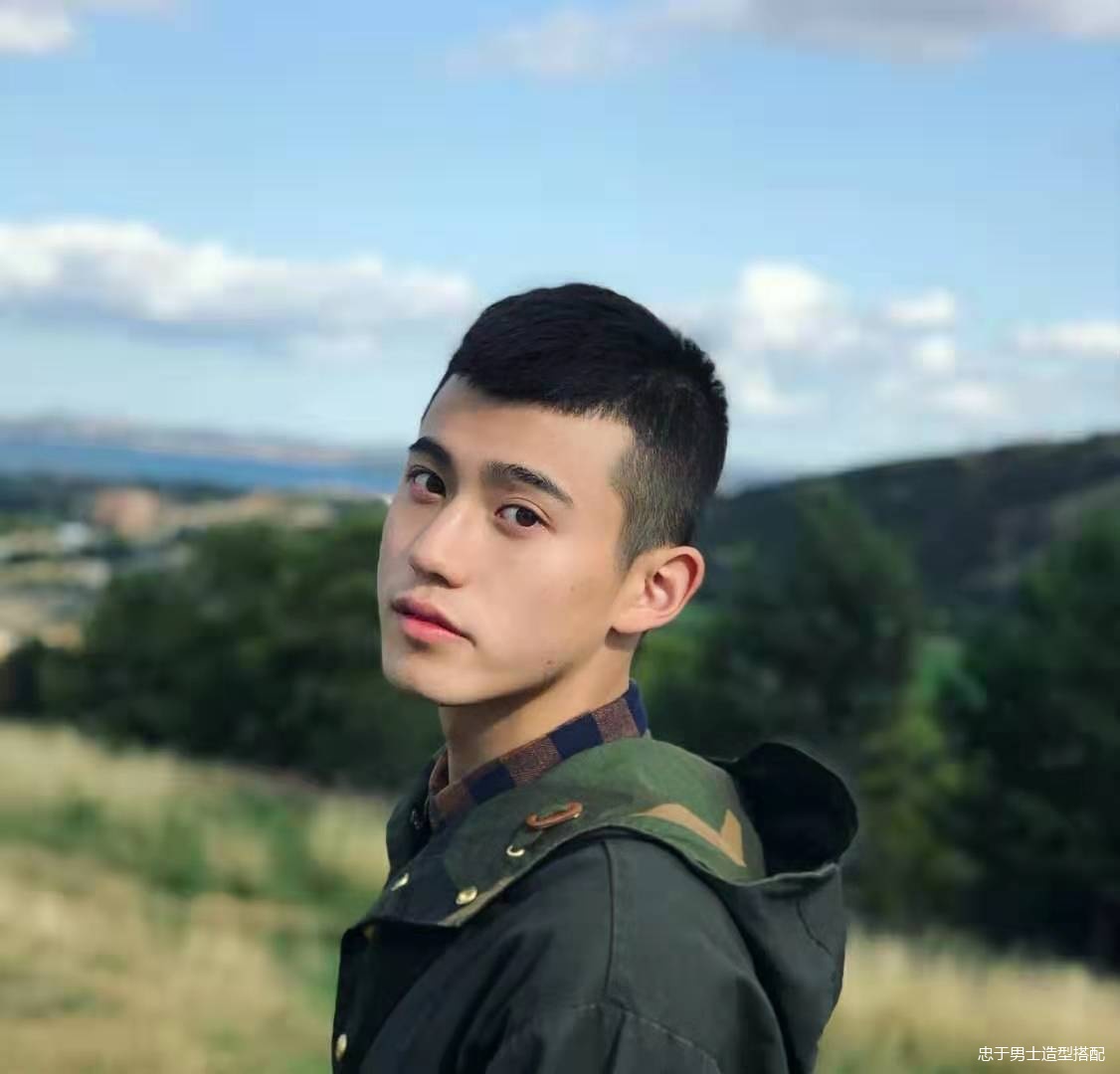 男士发质硬方便打理的发型,男士羊毛卷发型怎么打理