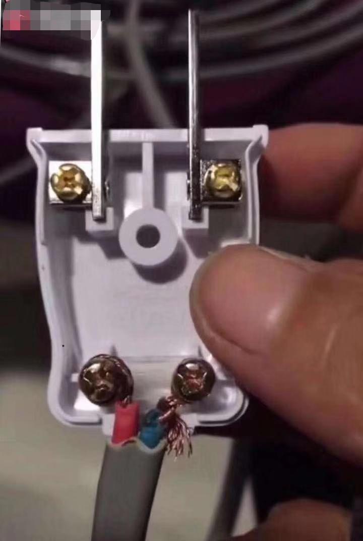 插头线接好了不通电是怎么了,接了插座灯就不亮了