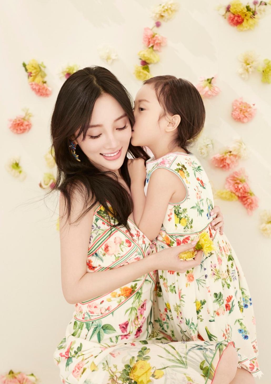 李小璐给甜馨改名视频,李小璐辟谣甜馨上学改名是假的