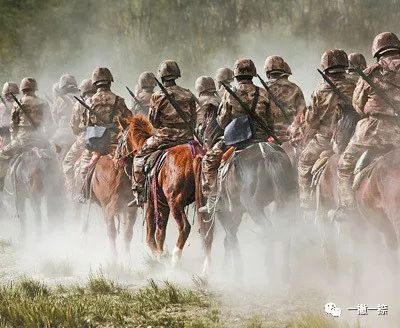 人民日报40年老照片全部,人民日报高质量短片