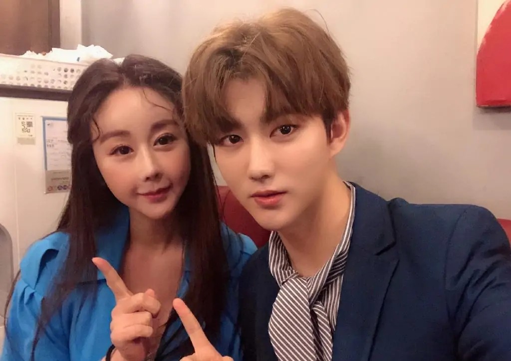 陈华回应与大18岁老婆咸素媛分手：这场戏也应该结束了