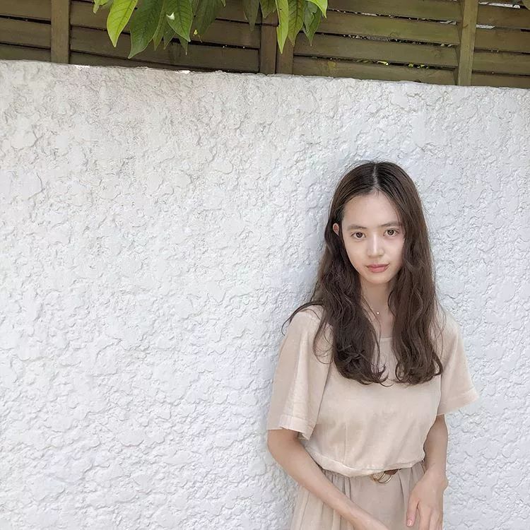 这几位日本模特的小心机！让圆脸、宽额女孩也能驾驭眉上刘海造型