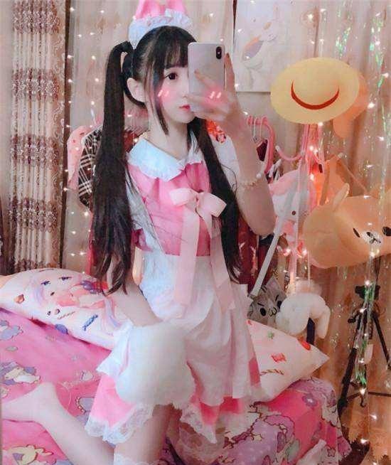 前有赛高酱，后有裴佳欣，蔡萝莉处境艰难，一姐位置或将拱手让人