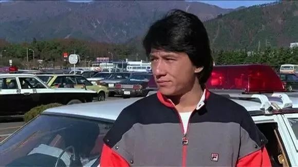 fila为什么能让安踏逆袭,范德彪穿的斐乐多少钱