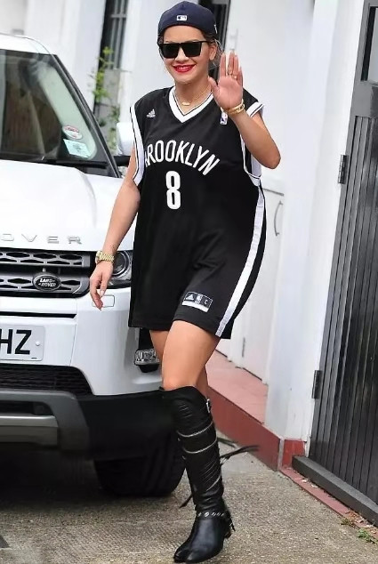 足球衣怎么穿更时尚一点,活力款衣服