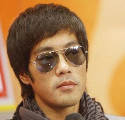 民用小飞机女驾驶员,战斗机女飞行员驾驶飞机视频