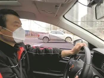 疫情中那些辛苦的人,疫情中还有哪些人员辛苦