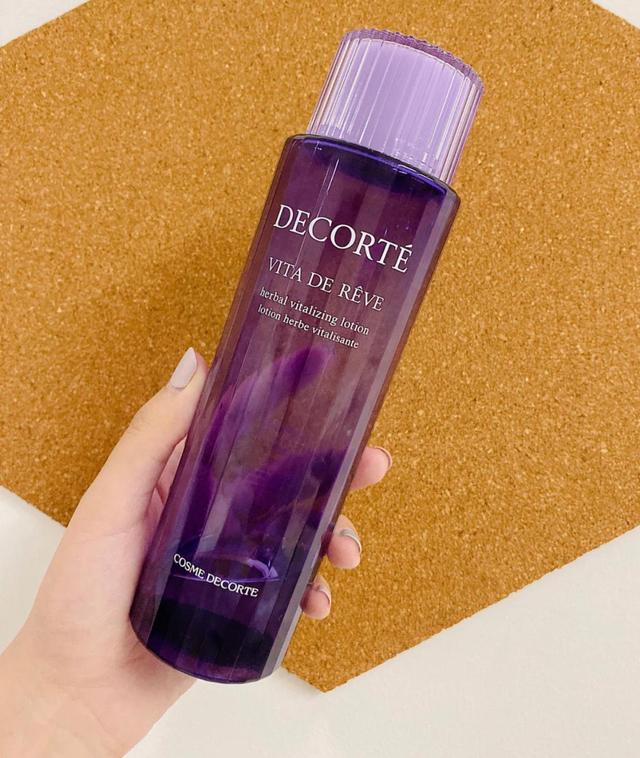 奥尔滨水乳和黛珂炫白哪个好,日本四大神水评测