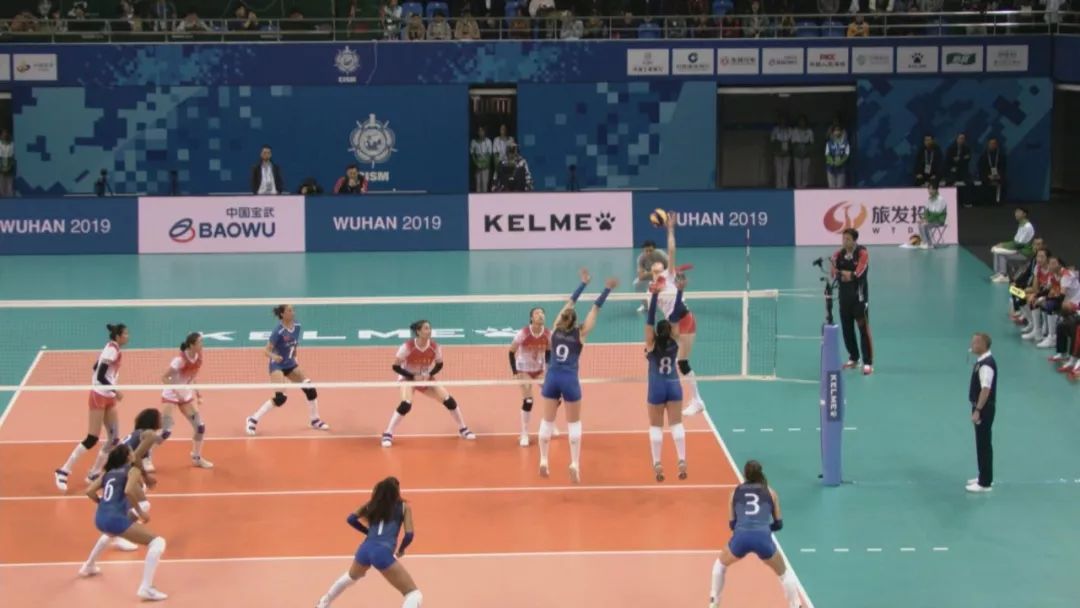 中国女排3比0击败日本队获四连胜,中国女排3-2险胜巴西夺冠开门红