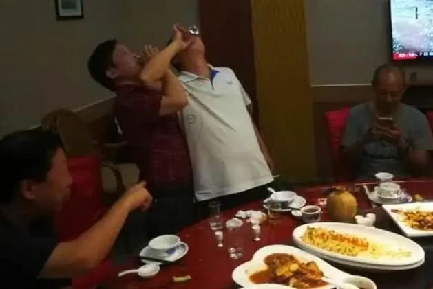 56岁男子深夜脑出血，提醒：这把年纪了，怎么还做这2件事