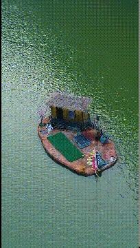 老婆在网上买了件衣服,老婆买了条裙子