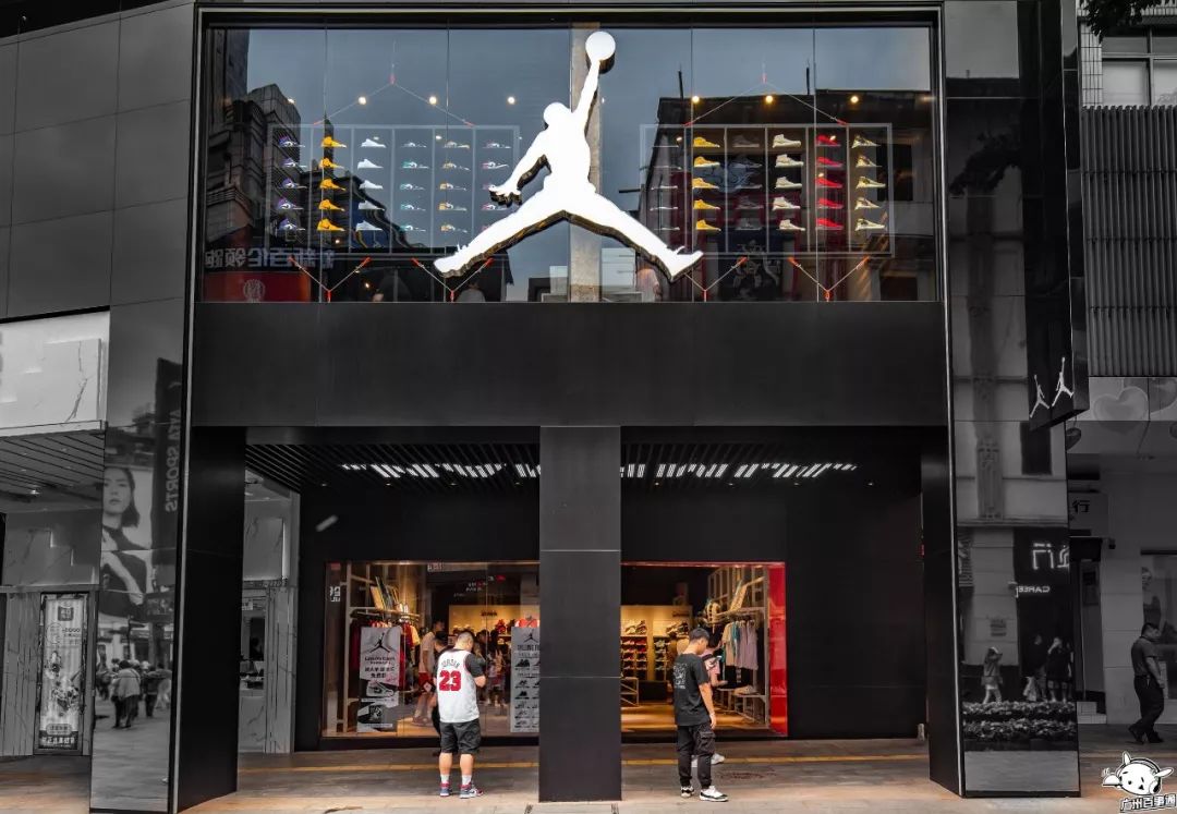 广州最大的AJ旗舰店来了！独栋双层，还有24款限量球鞋...
