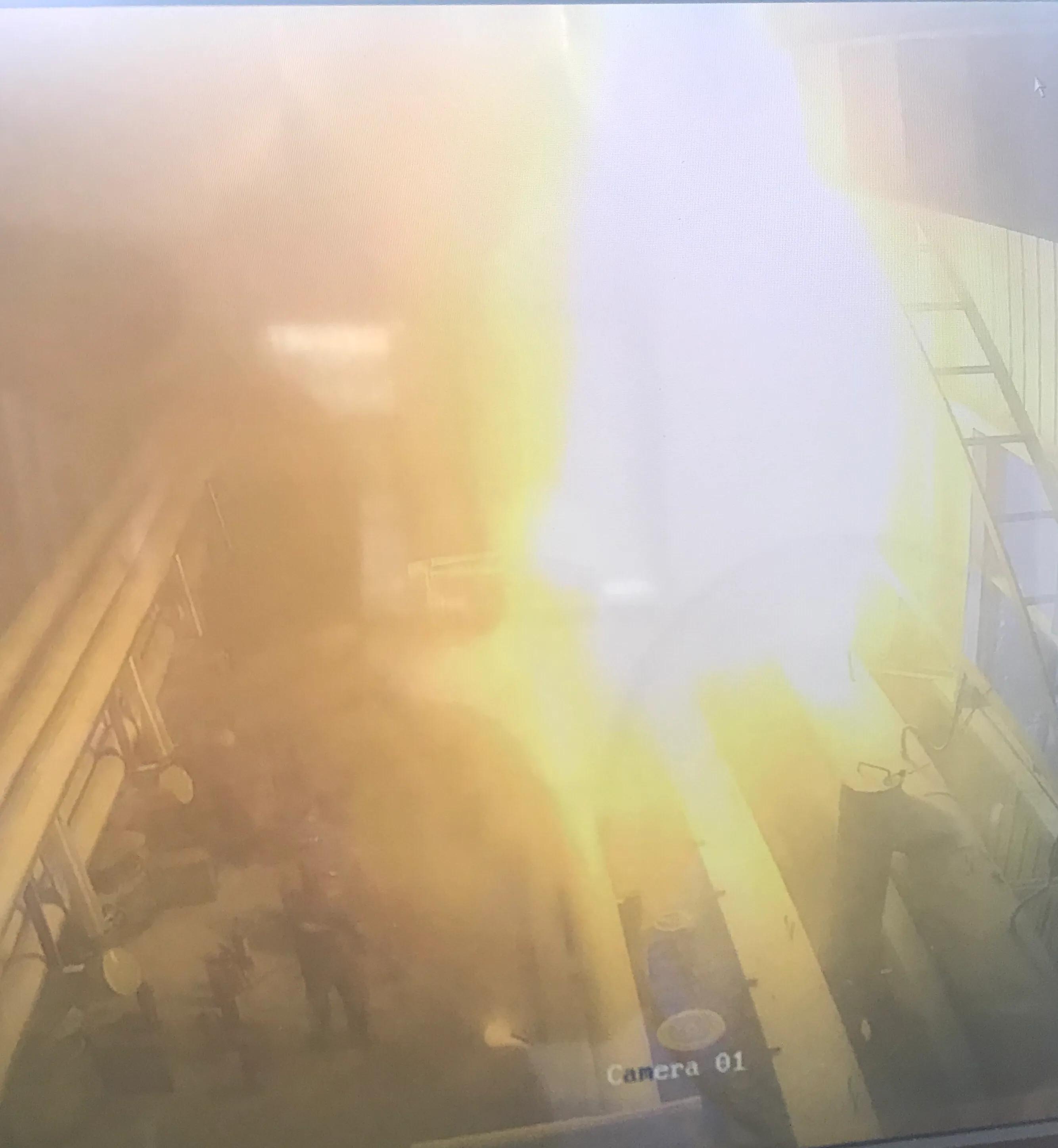 不能喷水，不要报警