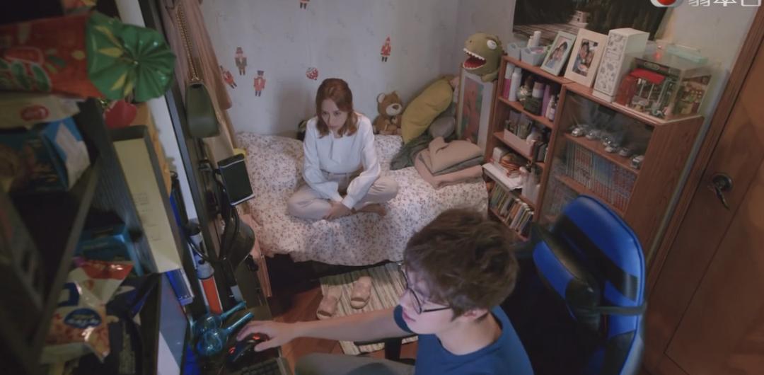 情侣开房也要找黄牛？这8.8高分剧，逼疯的不只香港人