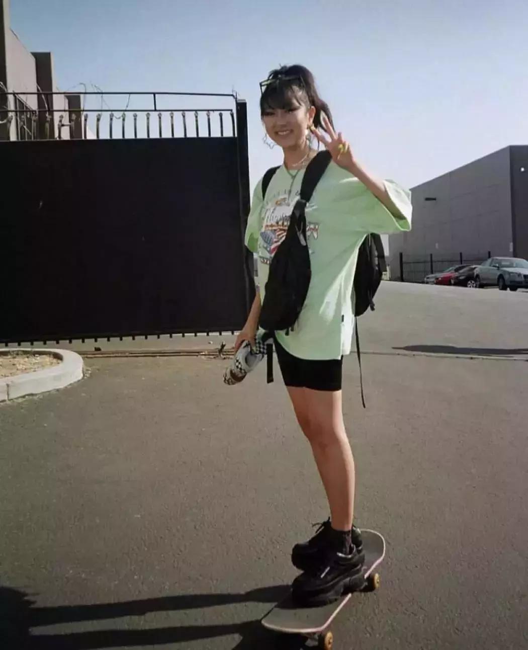 除了那位「E奶」女孩以外,DJ圈还有许多值得关注的小姐姐存在！