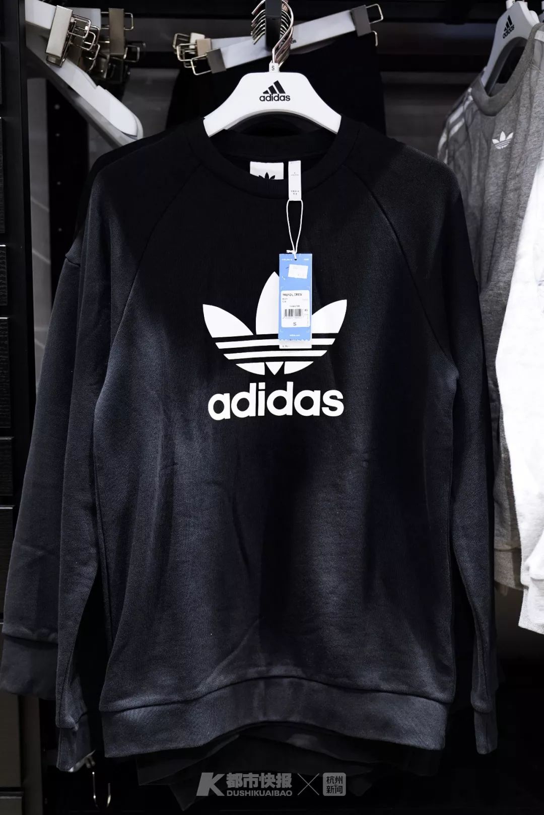 耐克和阿迪都带水洗标吗,如何分辨真假耐克阿迪