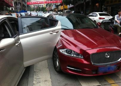 到底要不要购买车损险？内行人：主要看这3点，车主们别再吃亏了