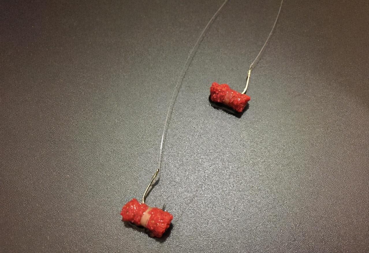 鱼饵怎么挂钩才挂得稳,正确鱼饵挂钩方法