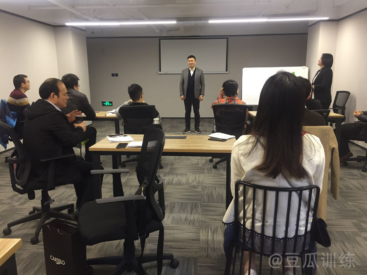 比喻幽默风趣成语,比喻口才好的句子