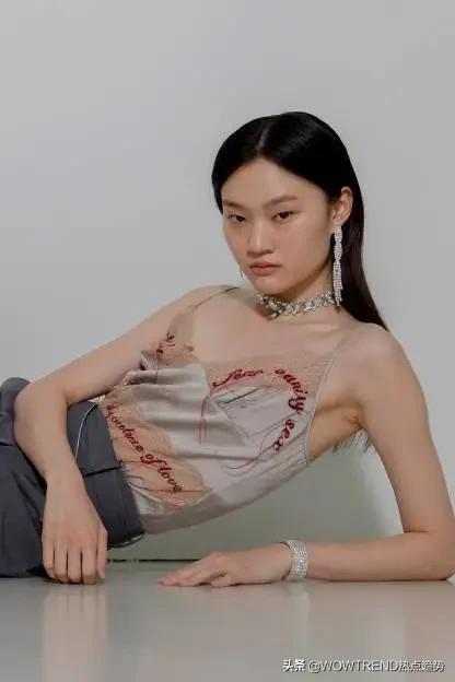 鍜枃鍤煎瓧琛ｆ湇,鍜枃鍤煎瓧2004