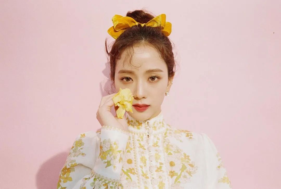 从BP小糊咖到Dior千金，Jisoo的脸越来越值钱了