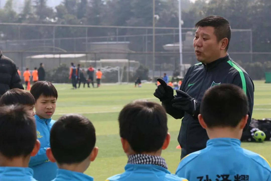 鎭掑ぇ瓒虫牎vs缁垮煄瓒虫牎,鎭掑ぇ瓒虫牎瀵规瘮缁垮煄瓒虫牎