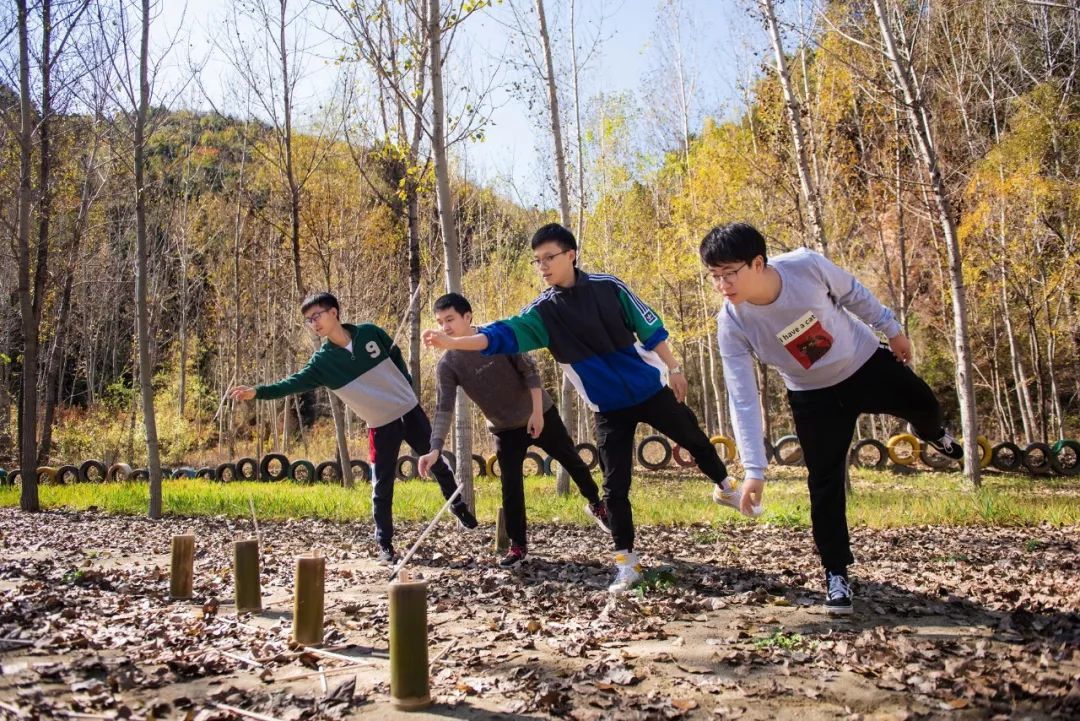 秋景徒步、汗蒸唱K,吃满族特色二八席,最适合团建的怀柔秘境