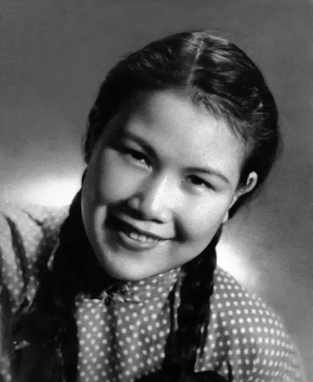 赵丹与叶露茜的儿女现在都在哪里,赵丹与叶露茜的坎坷人生视频