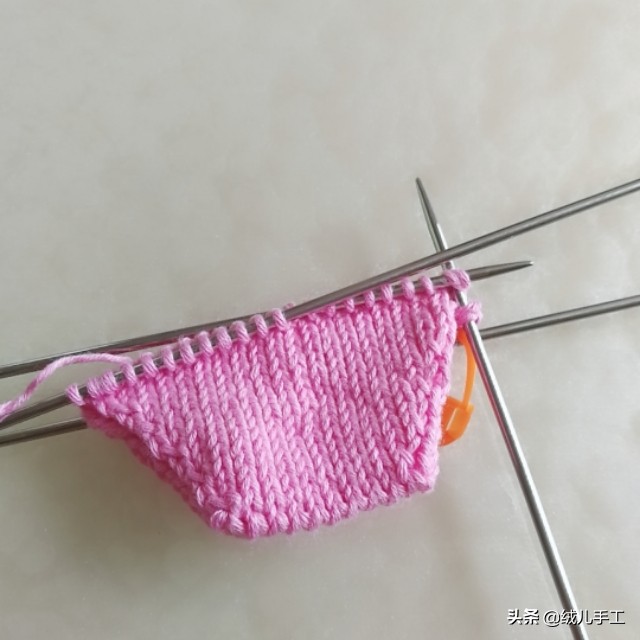 从脚尖织袜子要起多少针,从脚尖起头织袜子