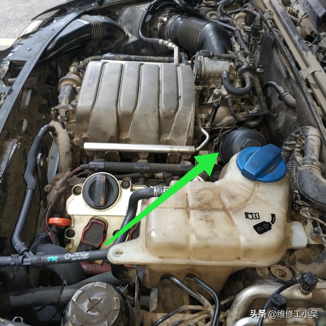 奥迪10万公里漏水,奥迪发动机变速箱漏油维修