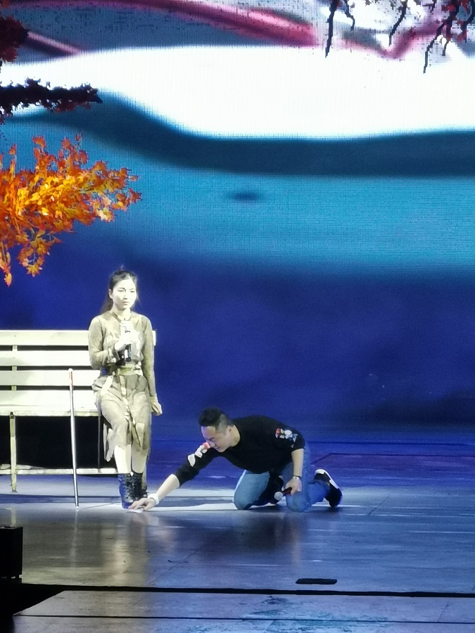 夜场江湖：讨好一个人究竟有多难？