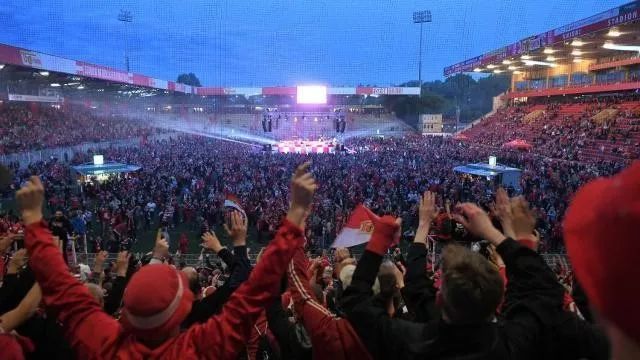 多特蒙德主场被击败,2013-14多特蒙德3-0