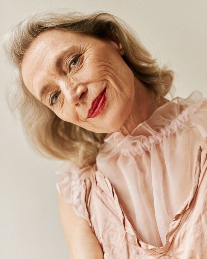 人过50岁抗皱最好吃什么,50岁老人抗皱纹护肤方法