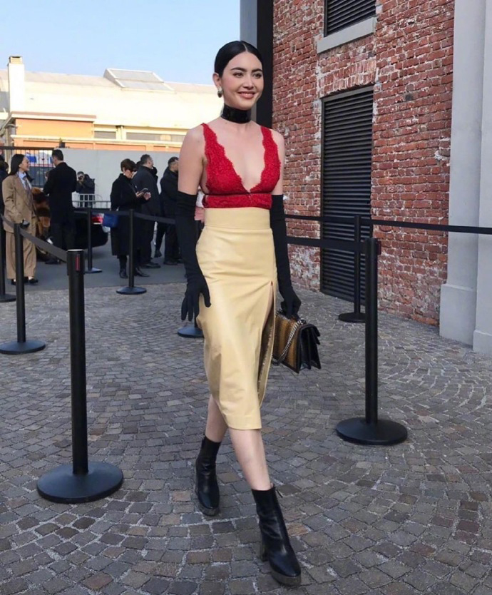 盘点韩国女明星为博眼球有多拼,柳岩泰国明星