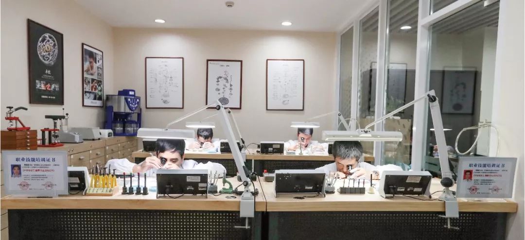 复杂功能腕表是不是容易出故障,腕表的维修问题