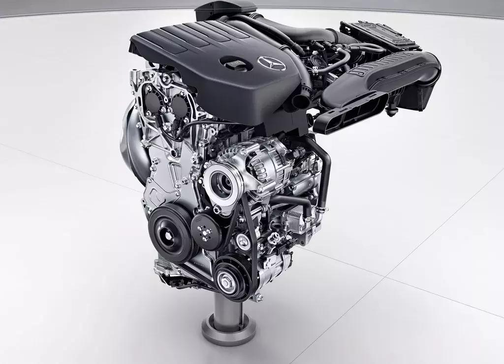 试驾奔驰新款三厢a级,全新奔驰a级2021