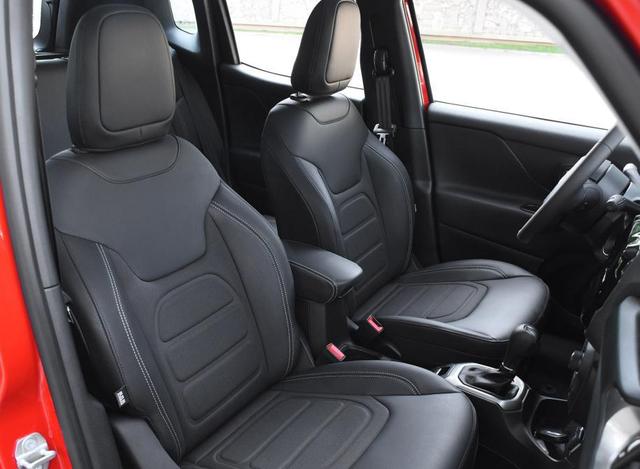 一般什么人会开Jeep自由侠？开它有档次吗？有什么优缺点？