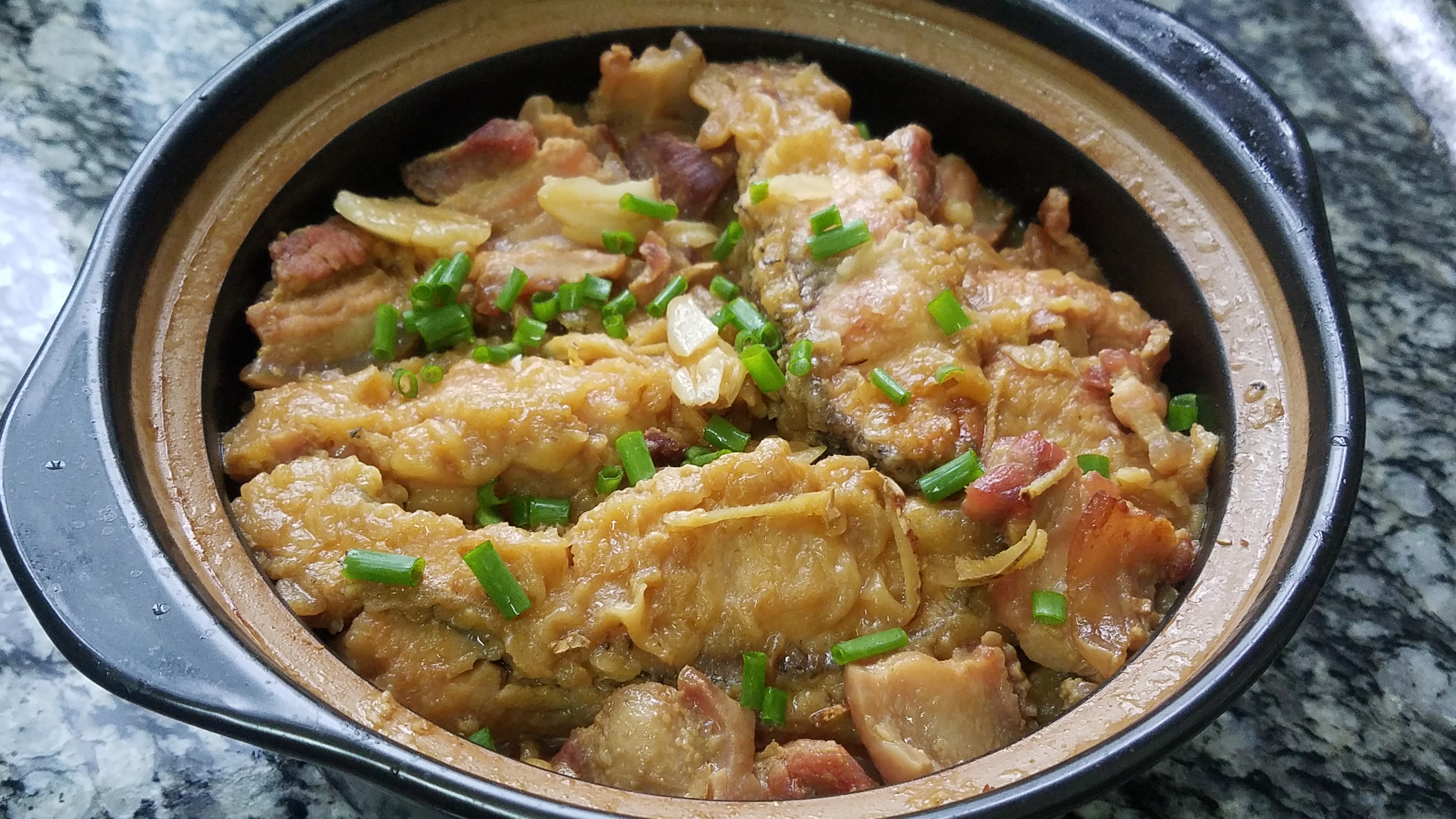 五花肉焖鱼干的做法,豆豉焖鱼五花肉的做法