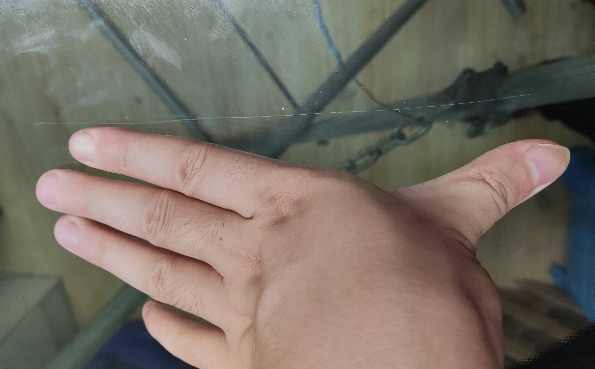 汽车挡风玻璃轻微划痕修复小窍门,汽车挡风玻璃划痕修复小方法