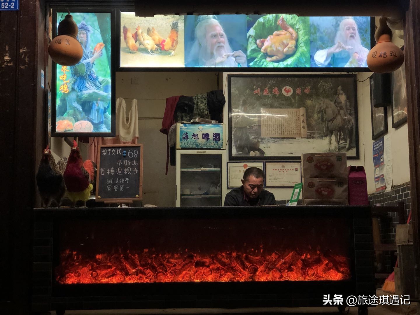 漫步在雨中的凤凰古城,凤凰镇古镇夜景