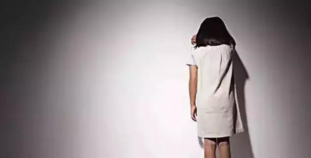 男子将毒手伸向孩子,男子性侵17岁女儿获刑17年