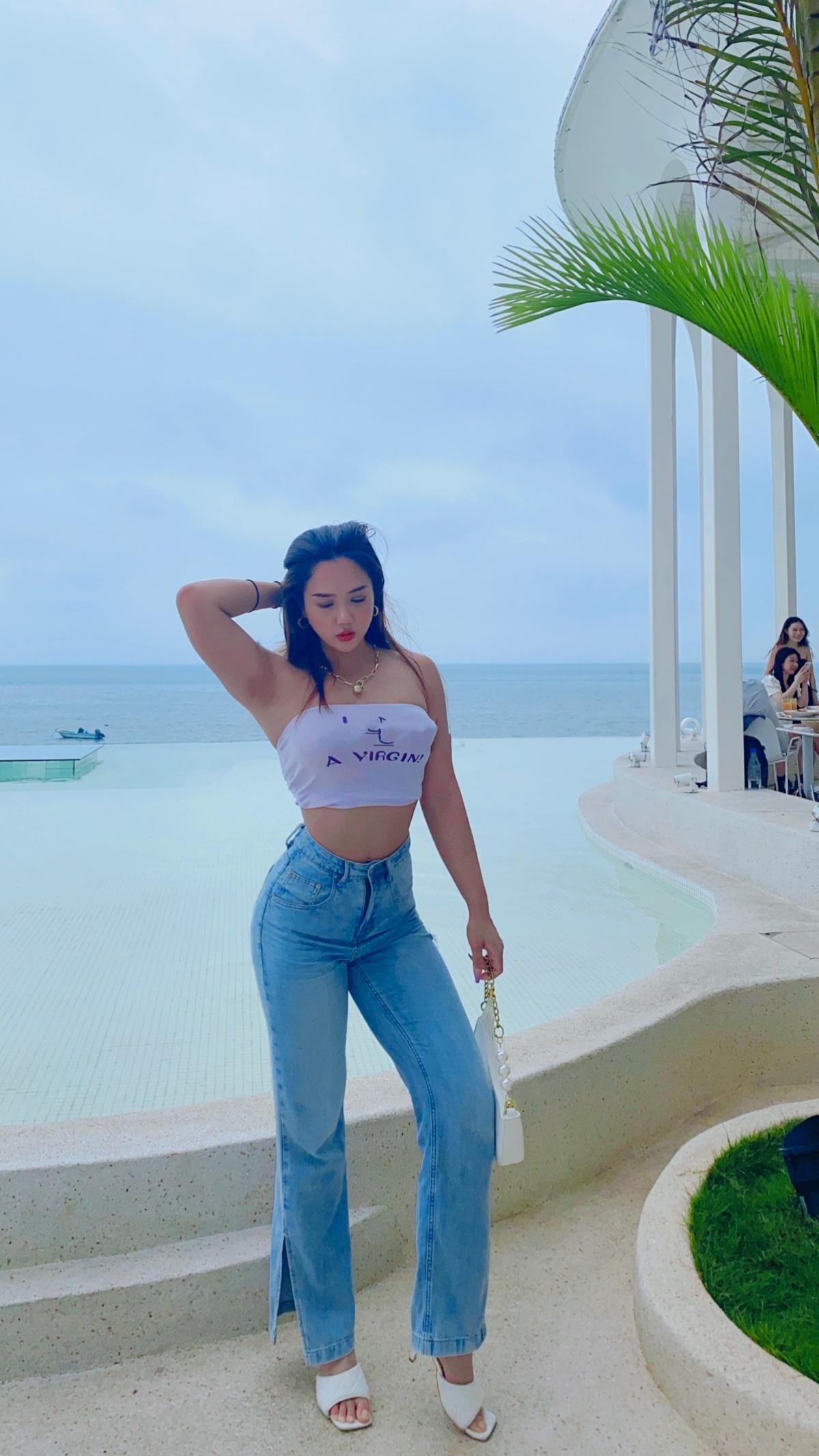 厦门美臀Girl，身材曲线超迷人，女孩梦寐以求的身材就是这样的吧