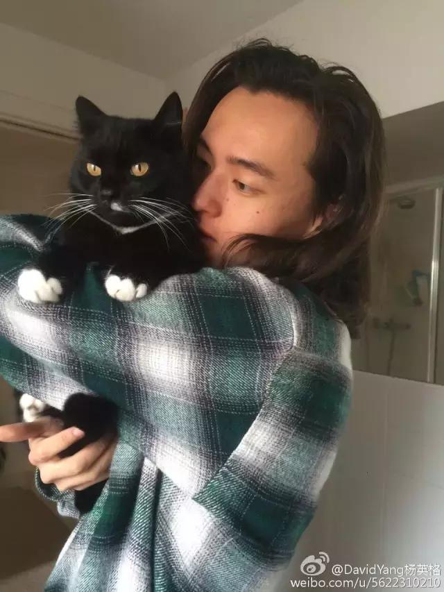 从200斤的胖子晋升到排名前八的世界超模！他是走出去的山西牛人