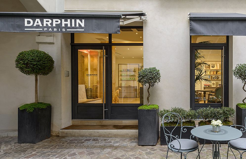 雅诗兰黛加码中国市场,雅诗兰黛入驻奥特莱斯