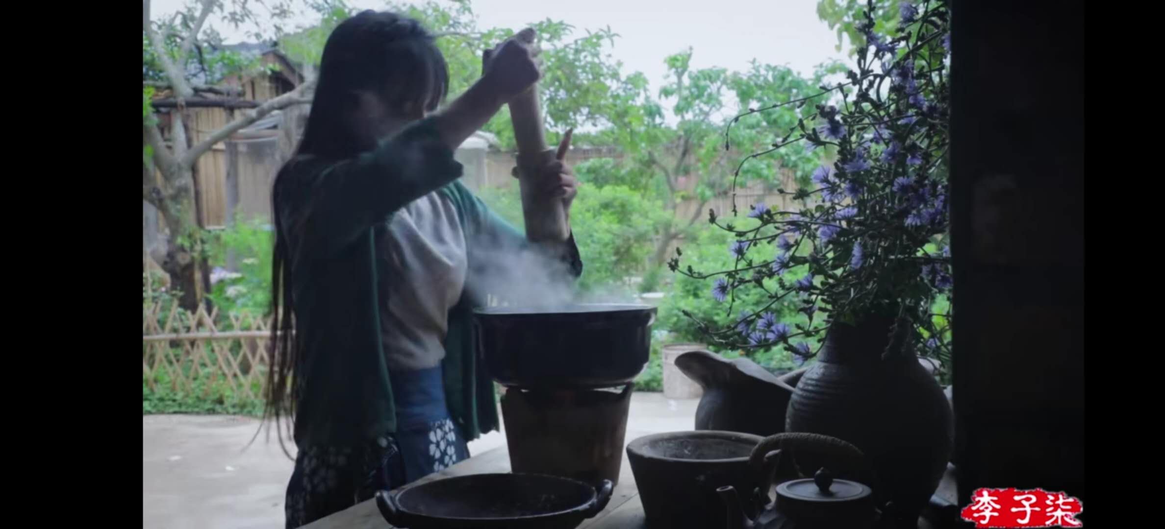 凭什么李子柒的土豆能上热搜？看了十遍视频后，我终于有了答案