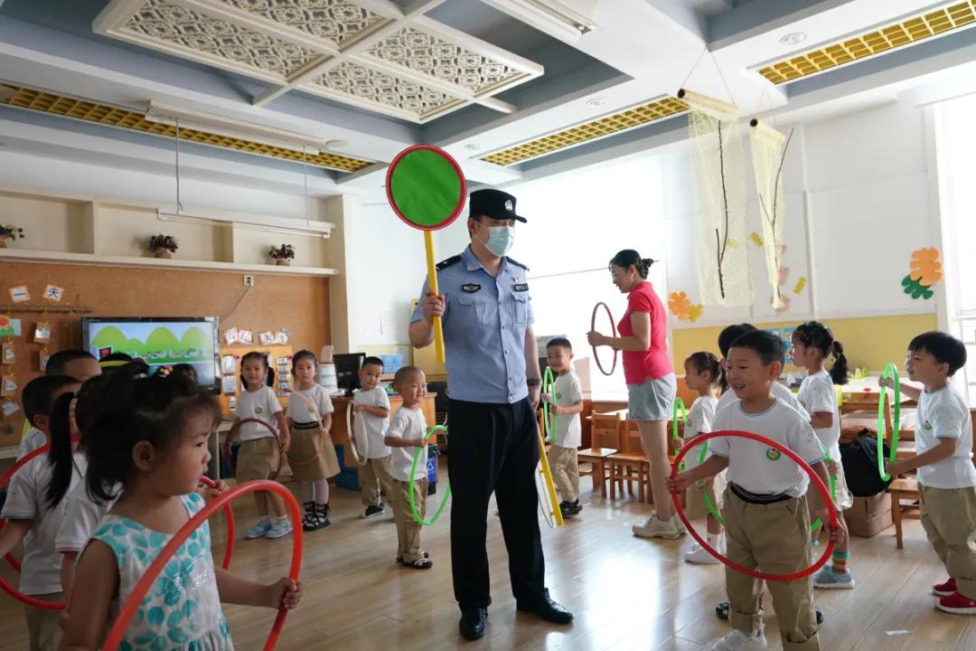 【我为群众办实事】开学“大片”，他们怎会缺席！