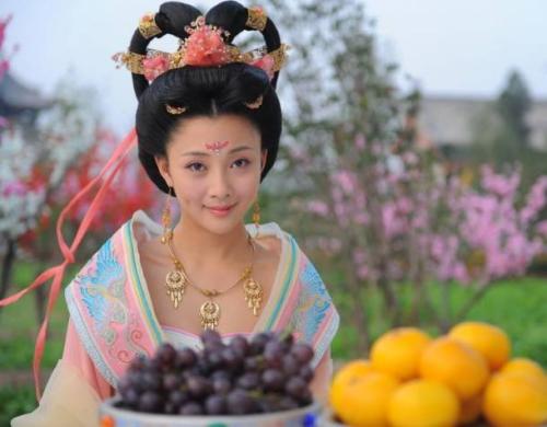 六宫粉黛无颜色杨贵妃,杨贵妃到底有多胖真实体重有多少